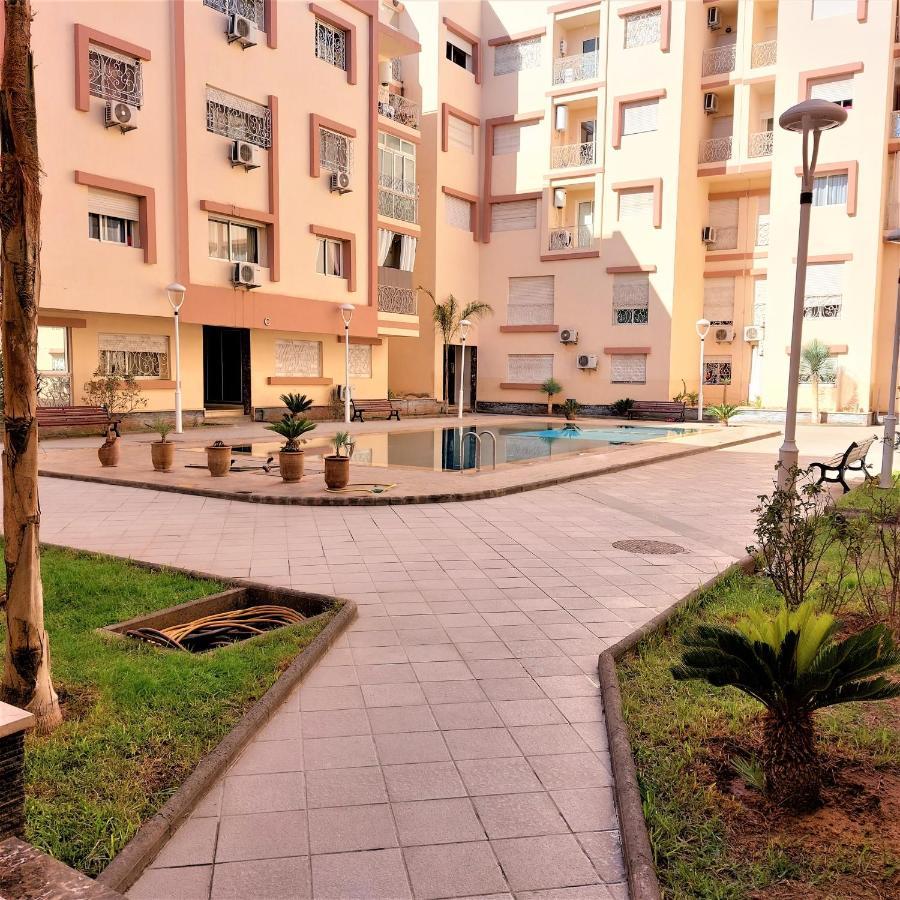 Appartement Pour Familles En Residence Avec Piscine Et Wifi Marrakesh Exterior photo